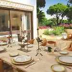 Βίλα Elegant In With Private Pool