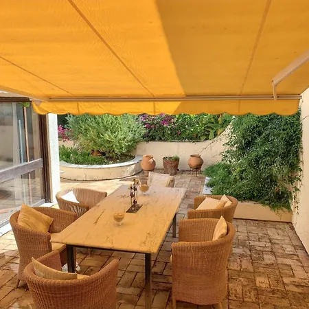 Elegant In With Private Pool فيلة