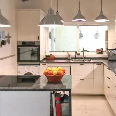 Villa Elegant In With Private Pool